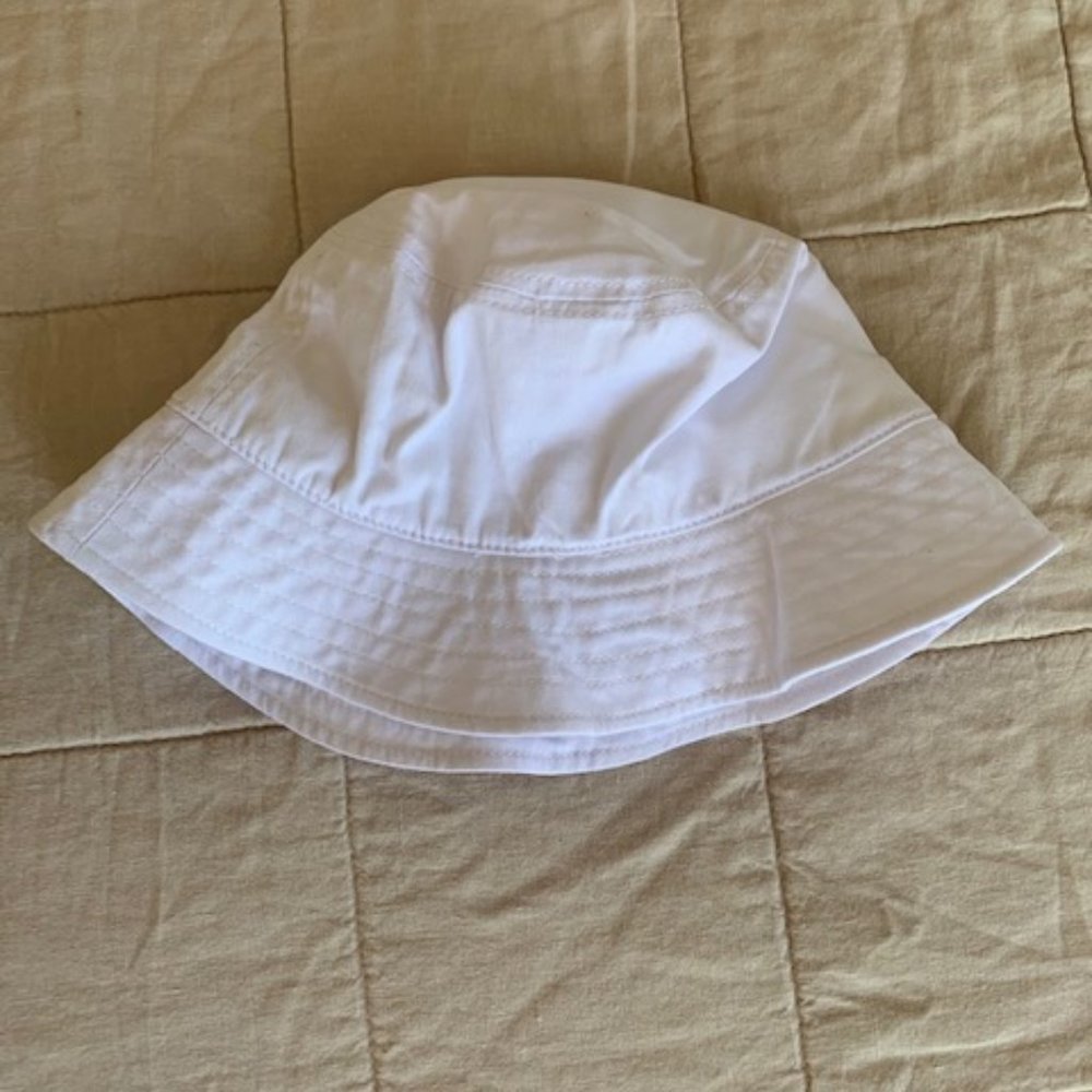 White bucket hat